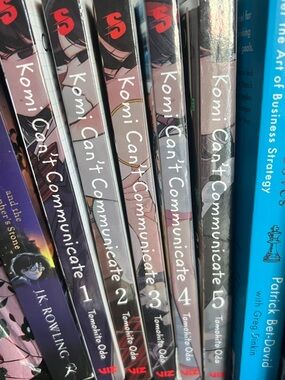 Komi Can't Communicate Vol. 1-5 Manga Set - Shades of Black & Pink